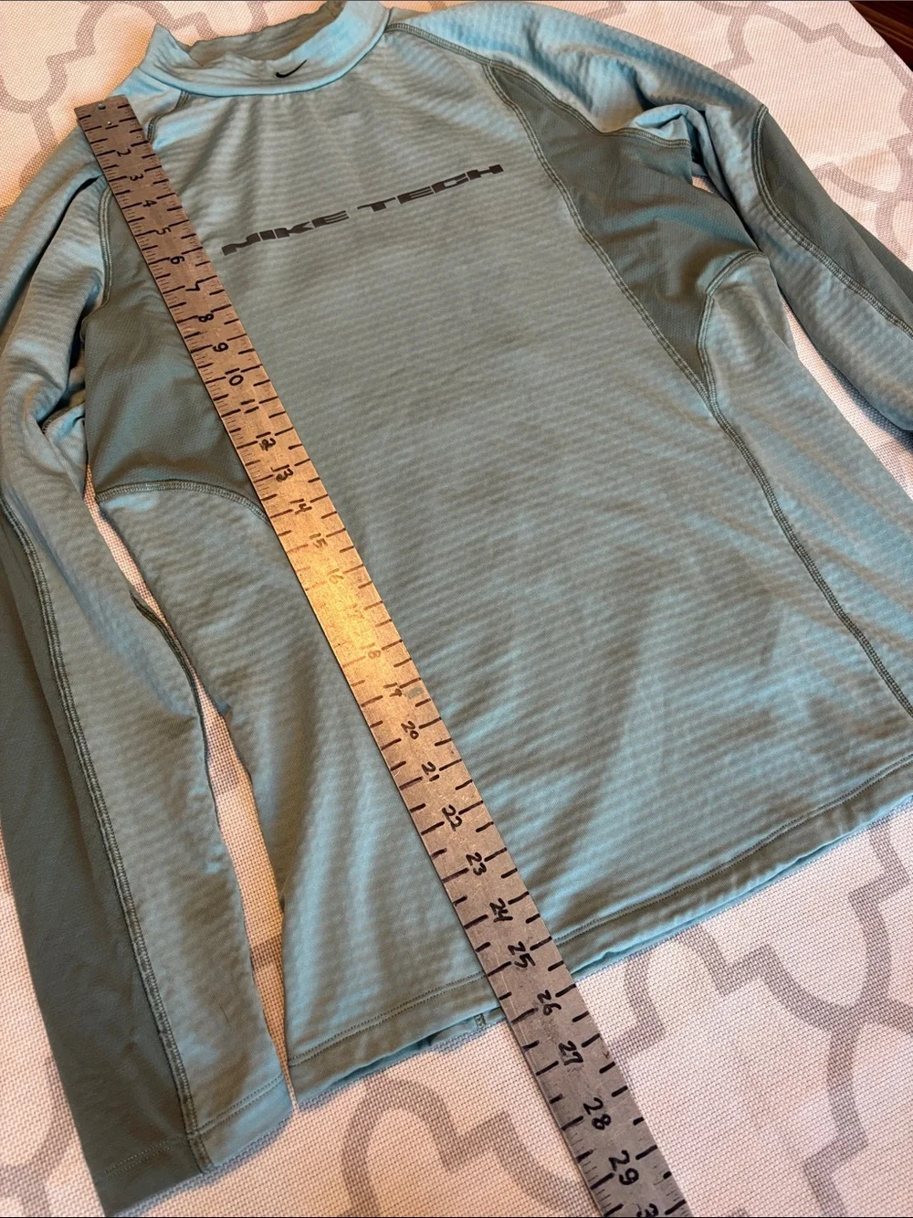 Nike Tech Men’s Thermal Base Layer in Sage Green size medium
